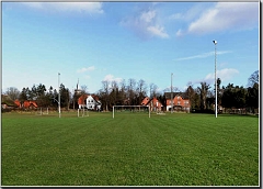 Sportplatz_in_Tremsbuettel_2